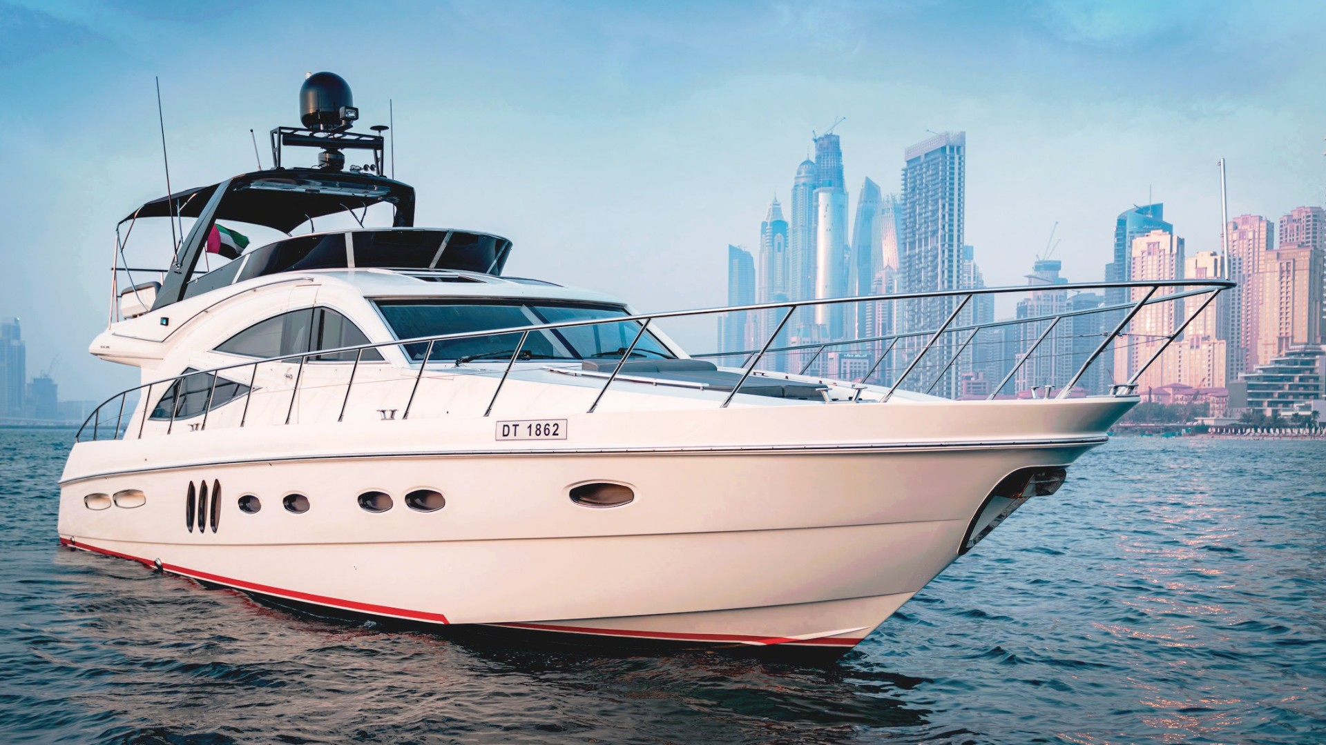 5 Reasons Dubai is the Best Place in the World for Yacht Charters, Formula 1 Yacht banner